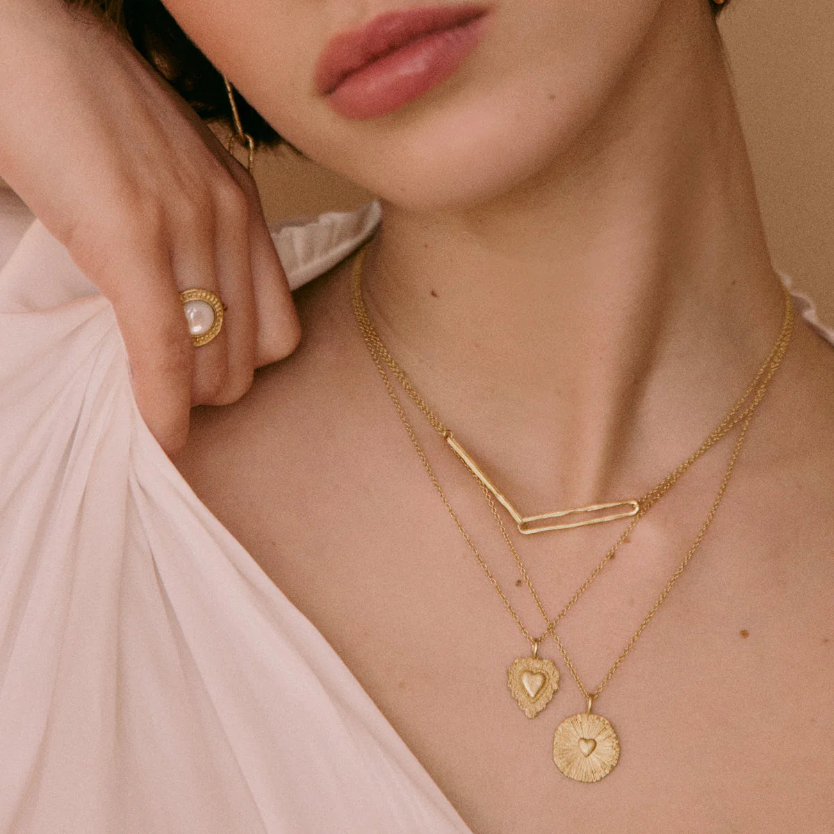 Syna Necklace
