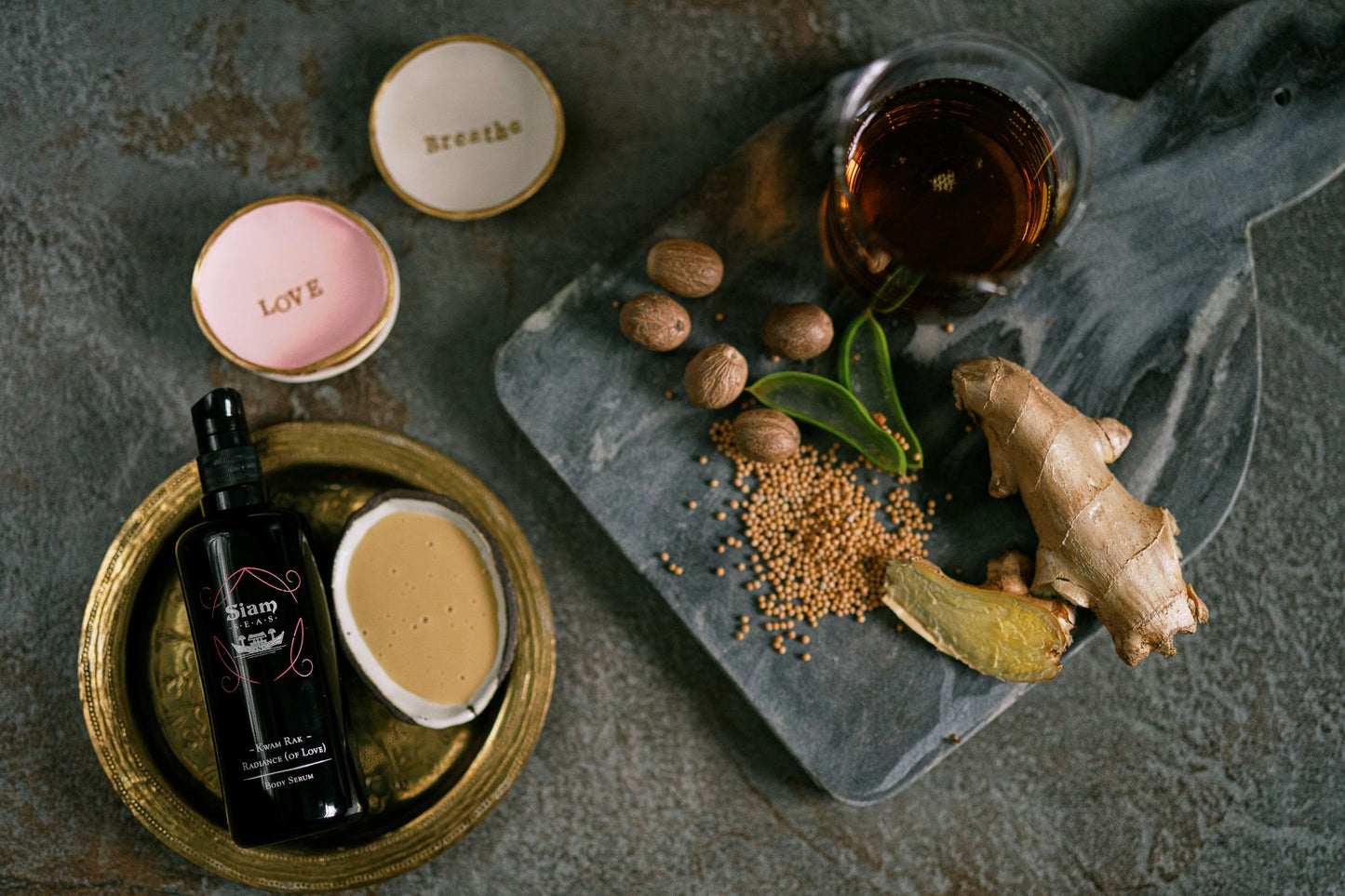 Kwam Rak Radiance of Love Body Serum