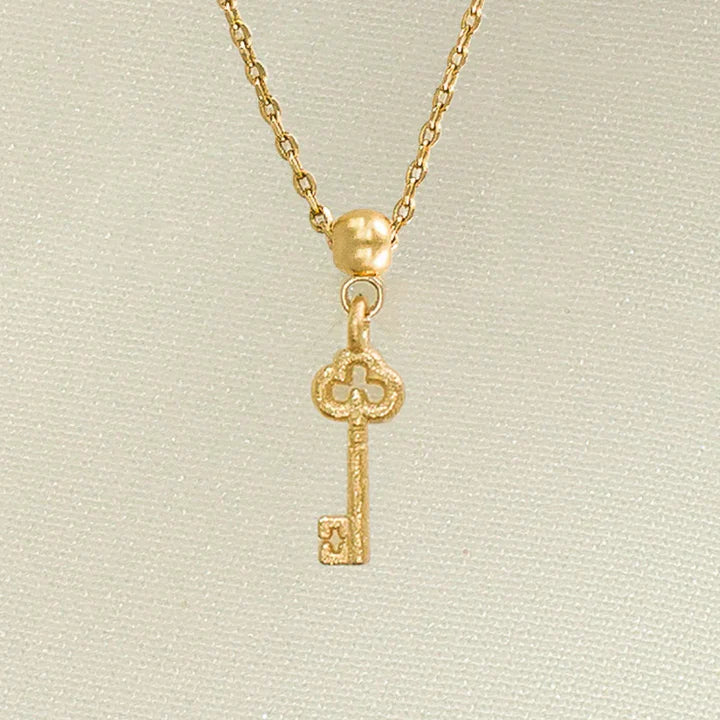 Luzón Charm Necklace