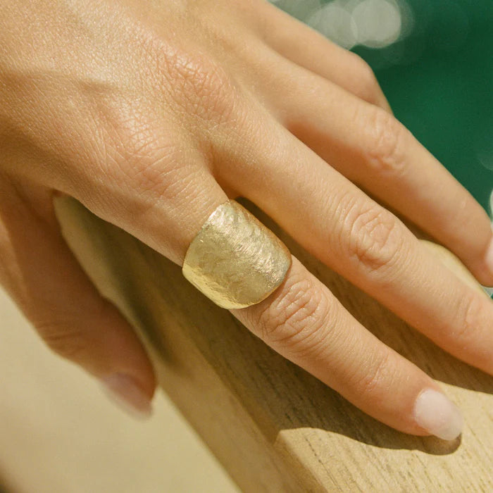 Lunais Ring